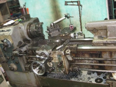 Máy tiện cơ